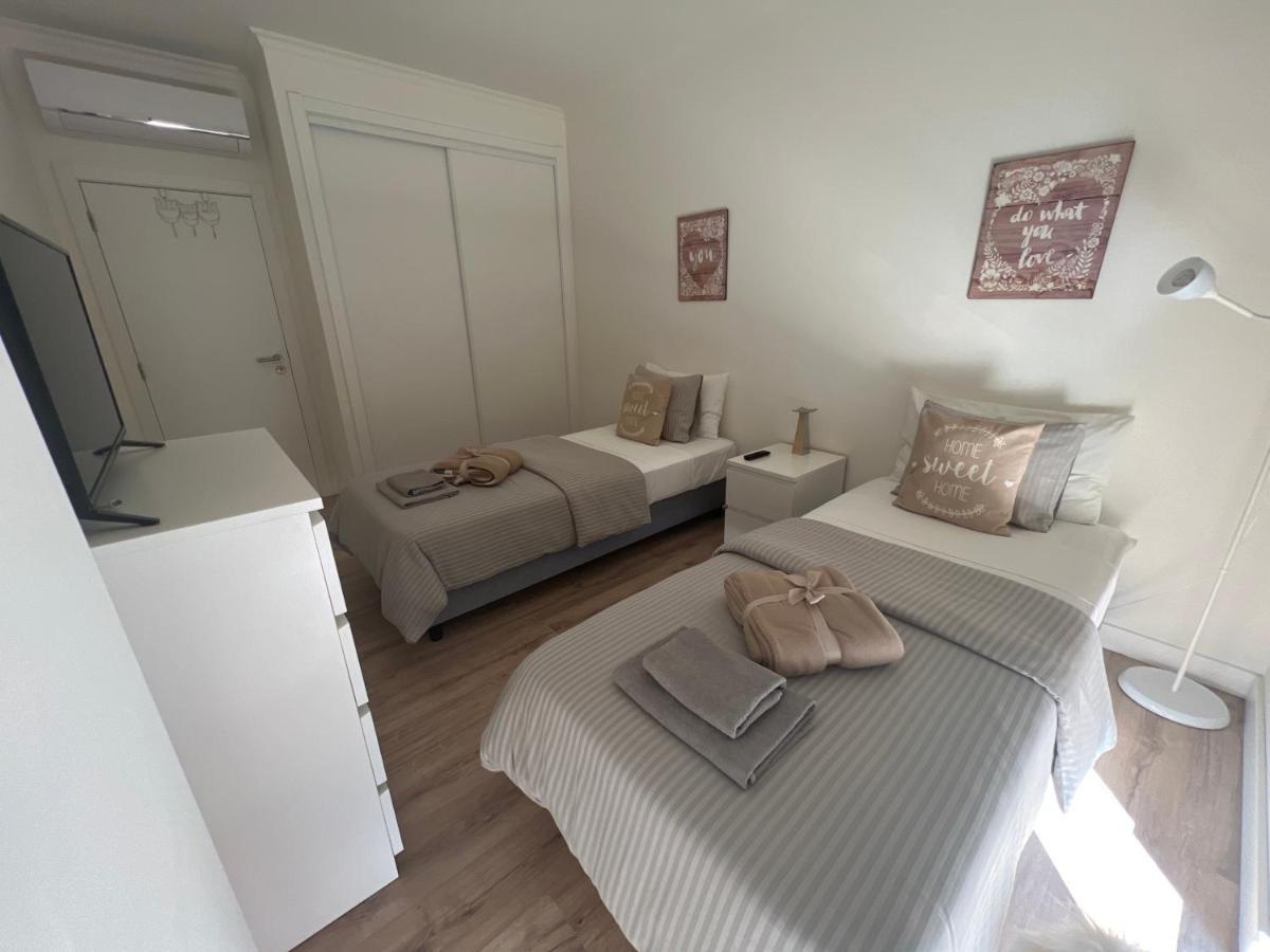 Modern Twin Room With A Balcony Montijo Esterno foto
