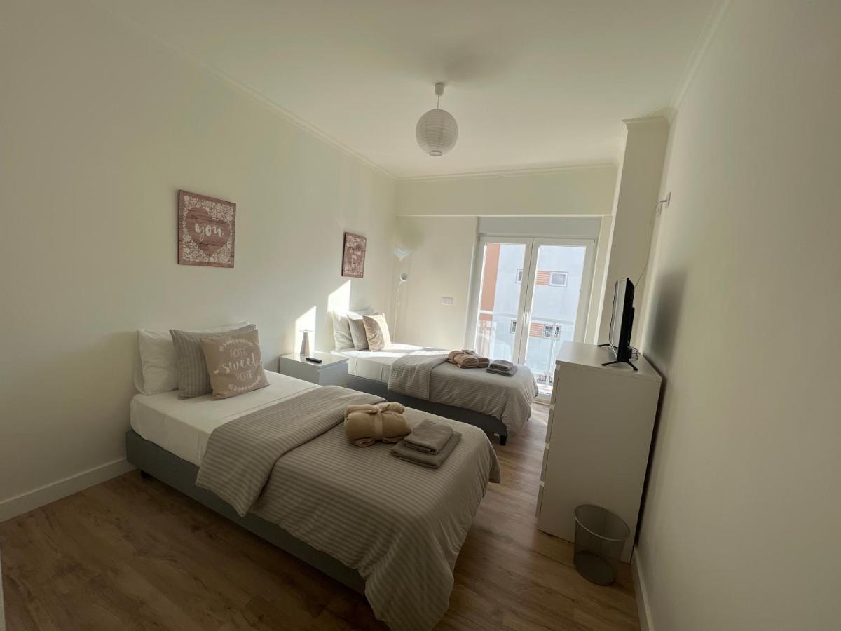 Modern Twin Room With A Balcony Montijo Esterno foto